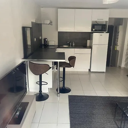 Apartment Deux Pieces
